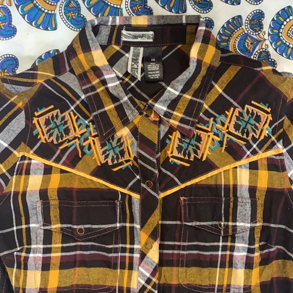 *HOST PICK π * BKE Button Down Flannel Shirt - Picture 2 of 4